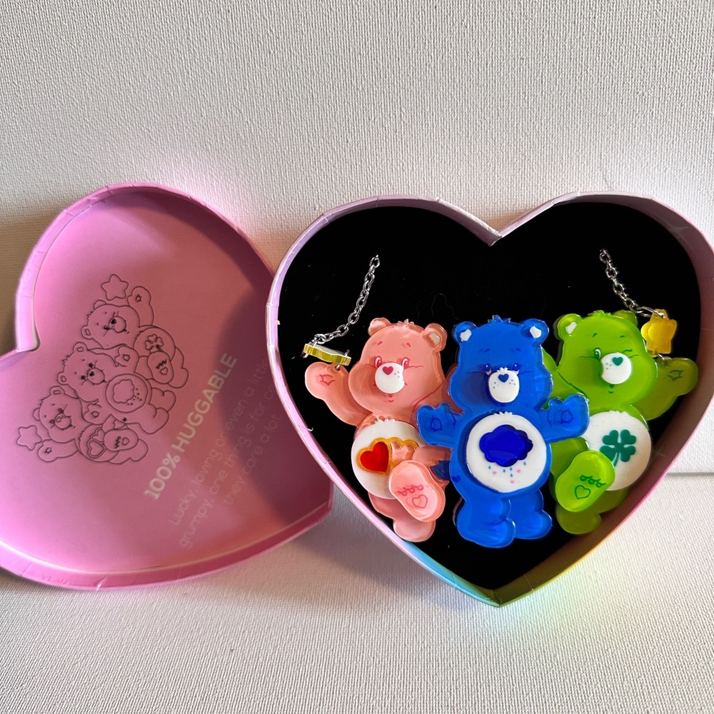 Rare Erstwilder 100% Huggable Care Bears Colorful Bear Necklace